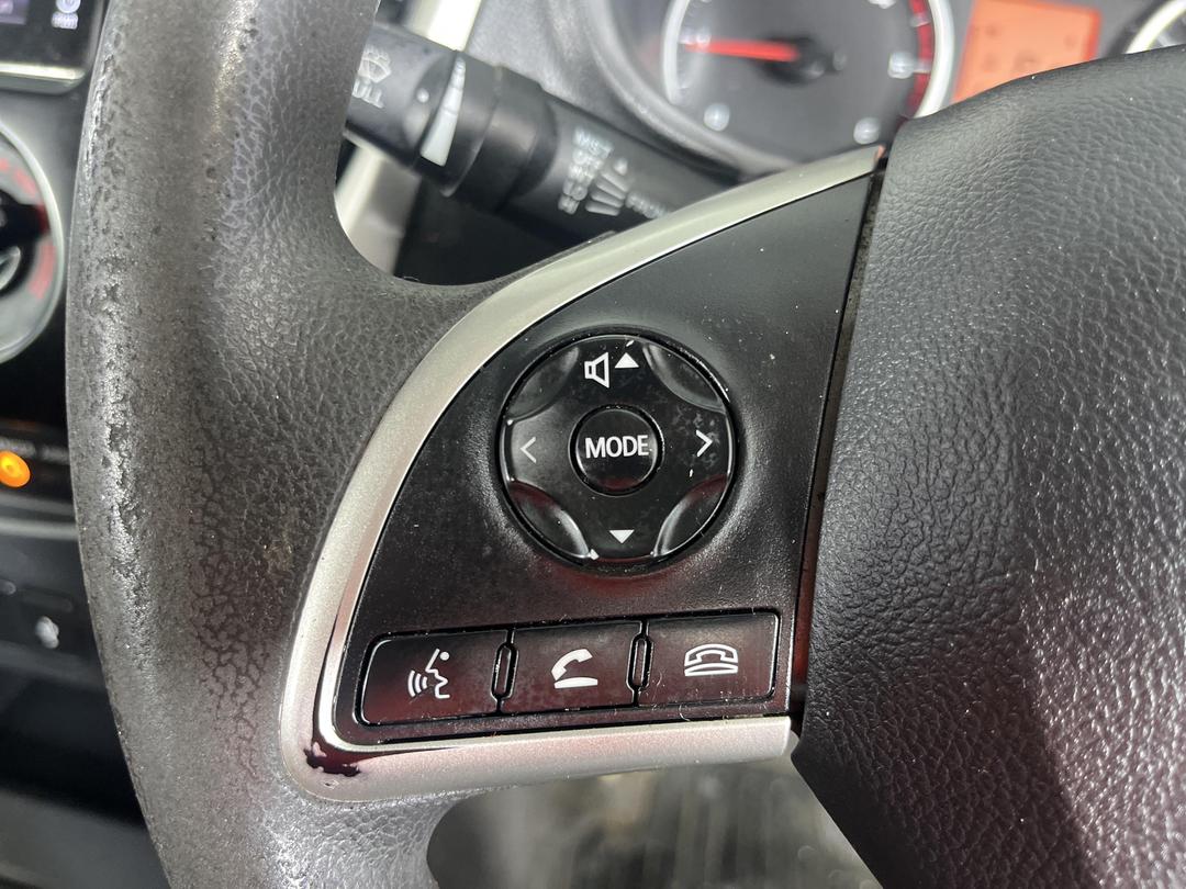 Photo '27' of Mitsubishi Triton