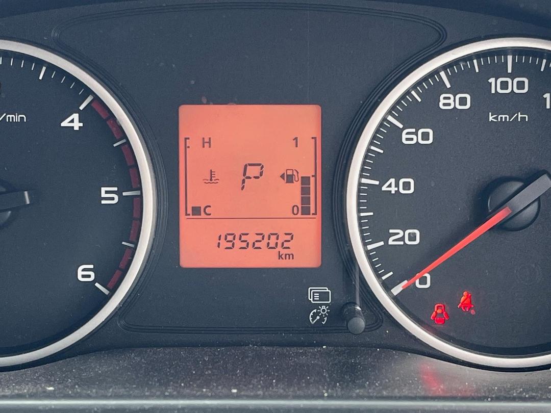 Photo '13' of Mitsubishi Triton DC Glxr 5AT