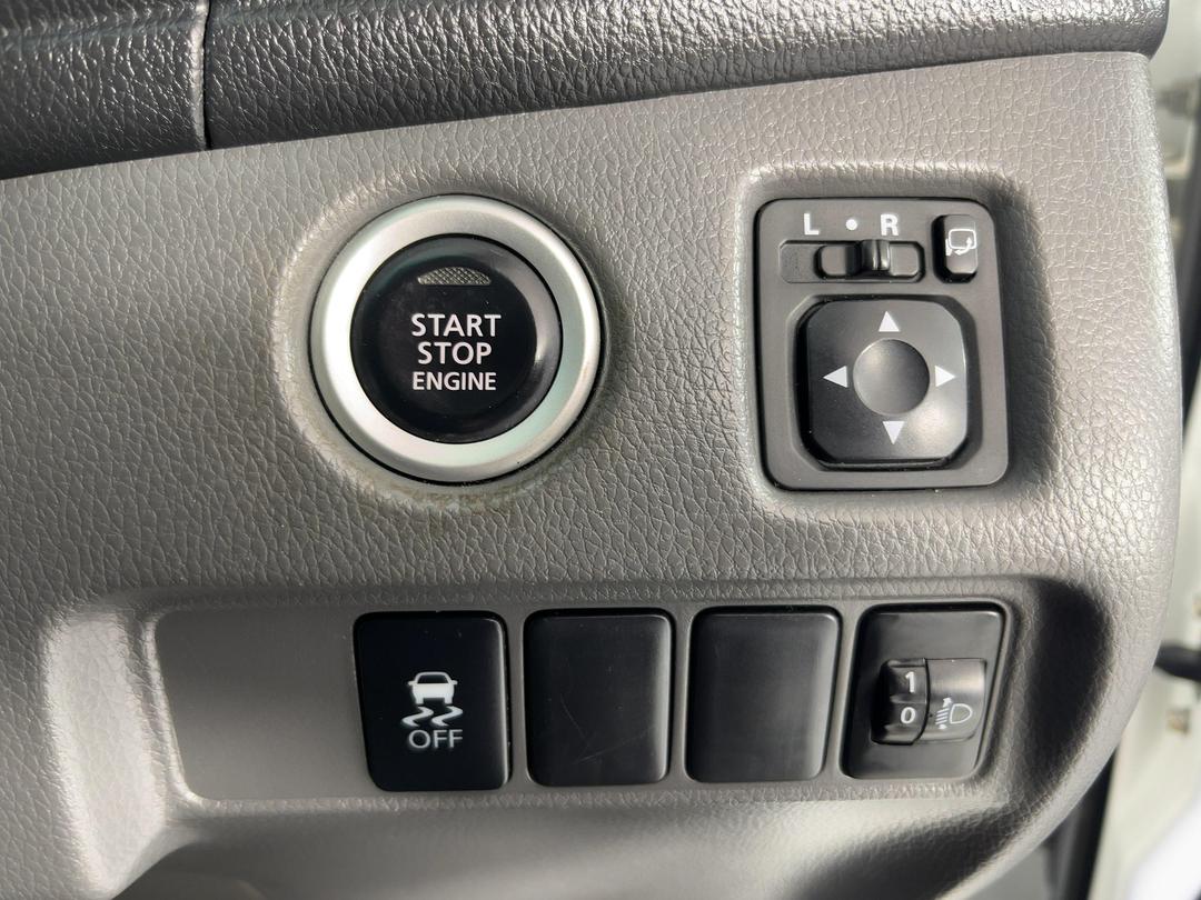 Photo '23' of Mitsubishi Triton