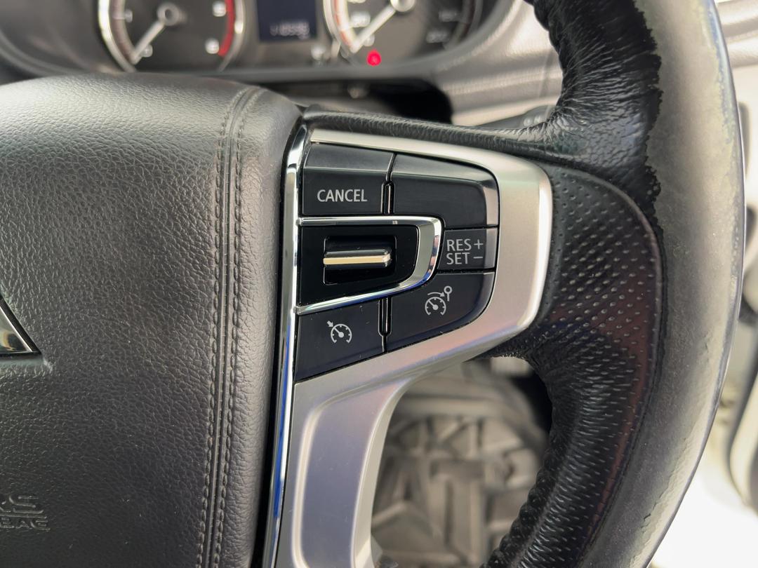 Photo '24' of Mitsubishi Triton