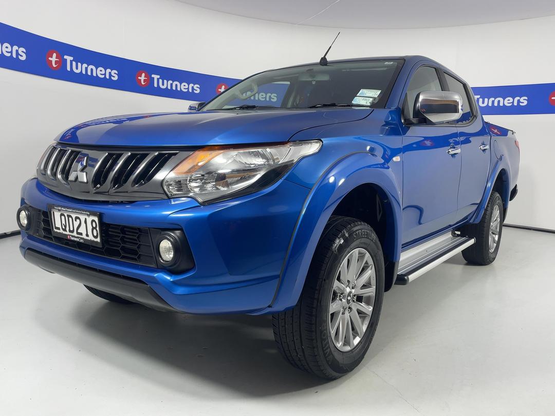 Photo '4' of Mitsubishi Triton