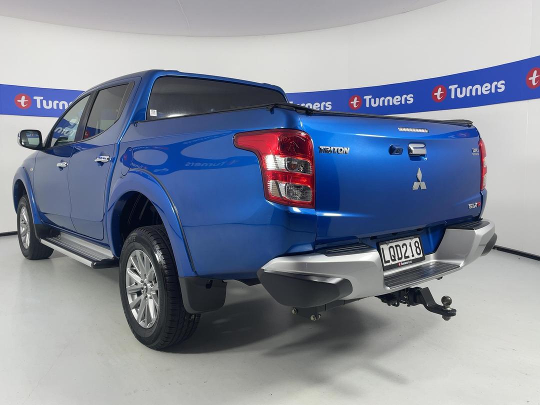 Photo '5' of Mitsubishi Triton