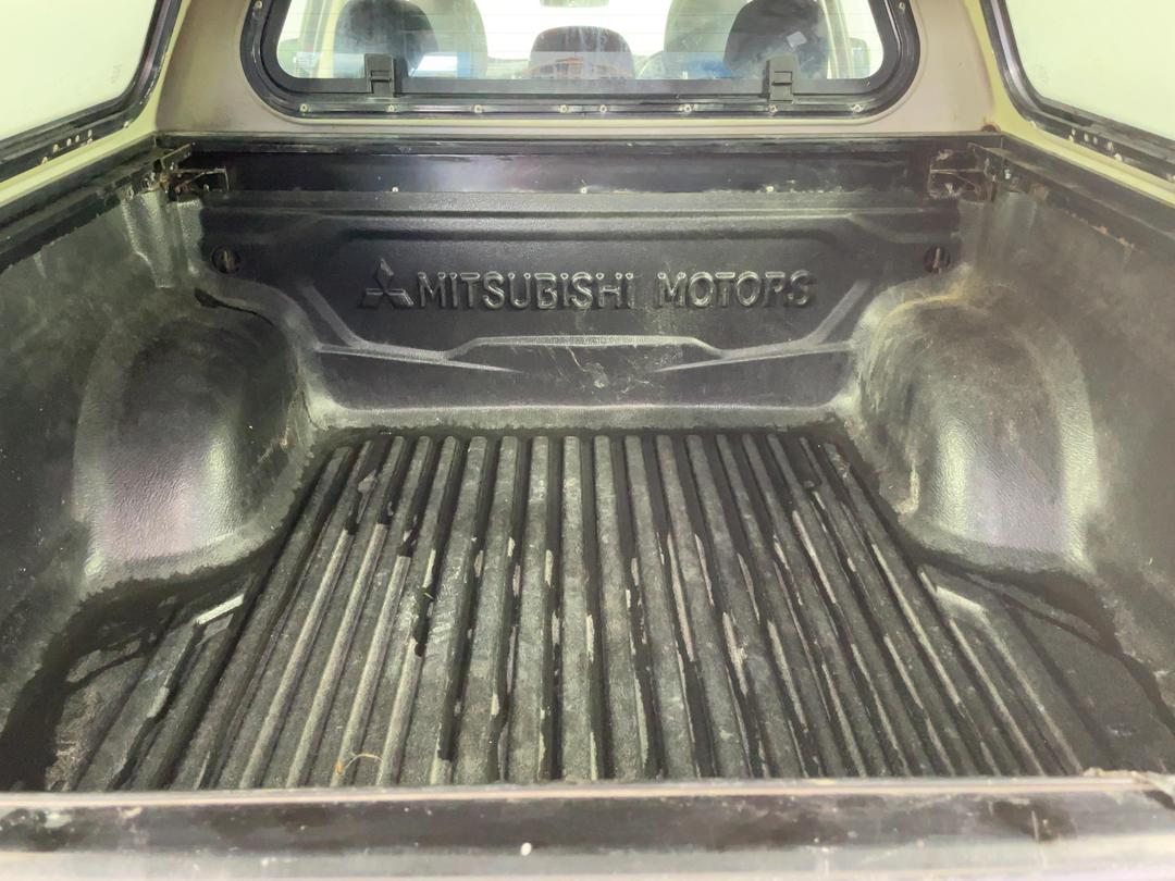 Photo '14' of Mitsubishi Triton