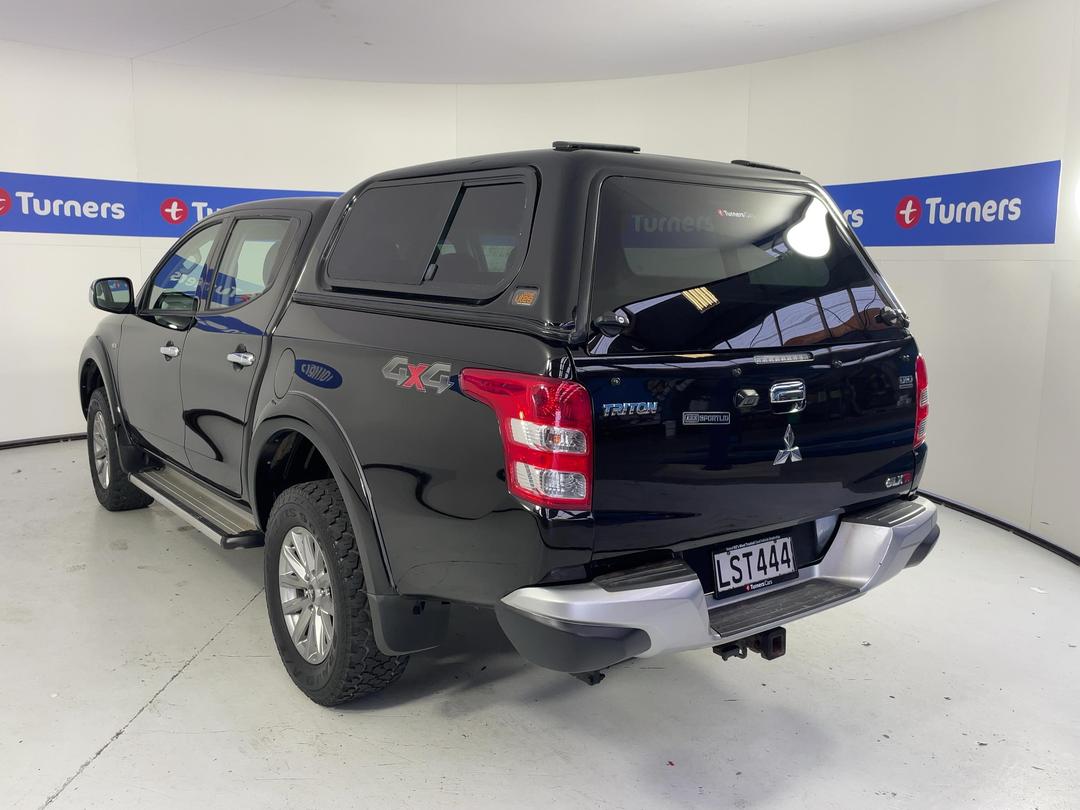 Photo '5' of Mitsubishi Triton