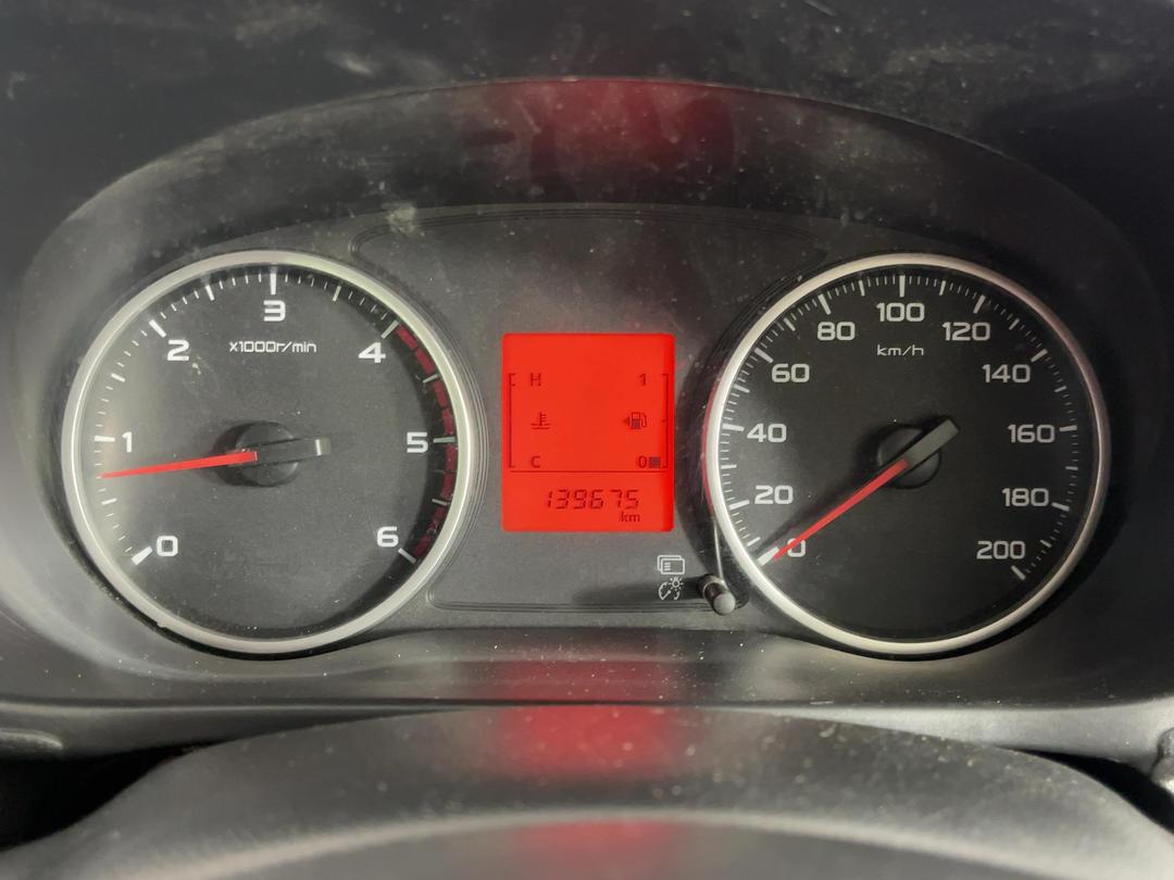 Photo '21' of Mitsubishi Triton