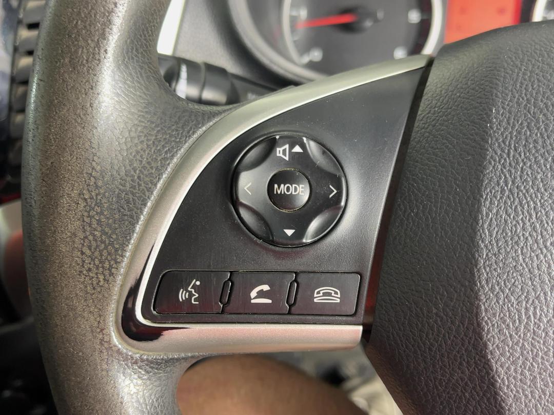 Photo '23' of Mitsubishi Triton