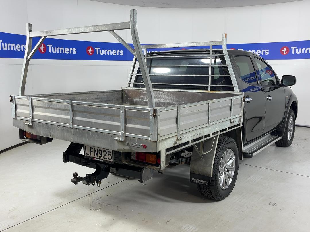 Photo '7' of Mitsubishi Triton