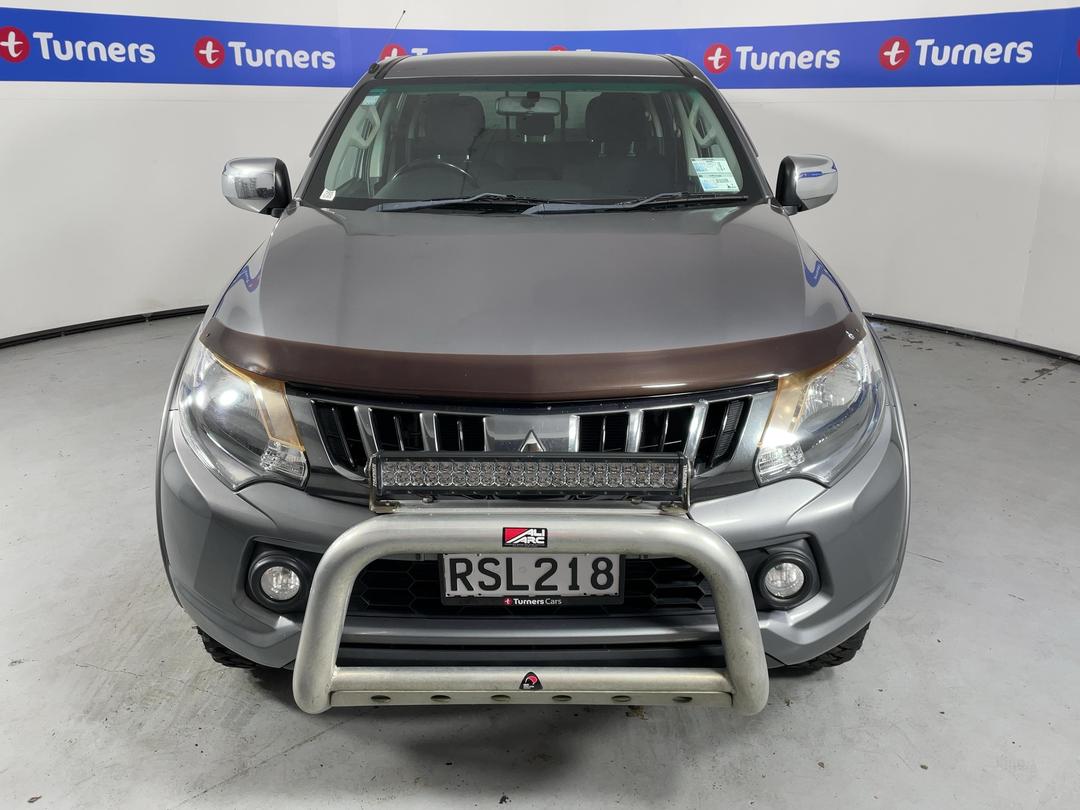 Photo '2' of Mitsubishi Triton