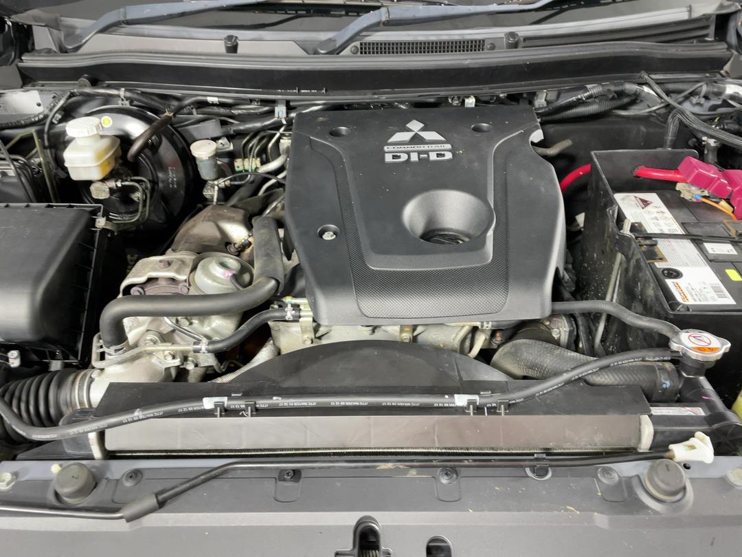 Photo '13' of Mitsubishi Triton