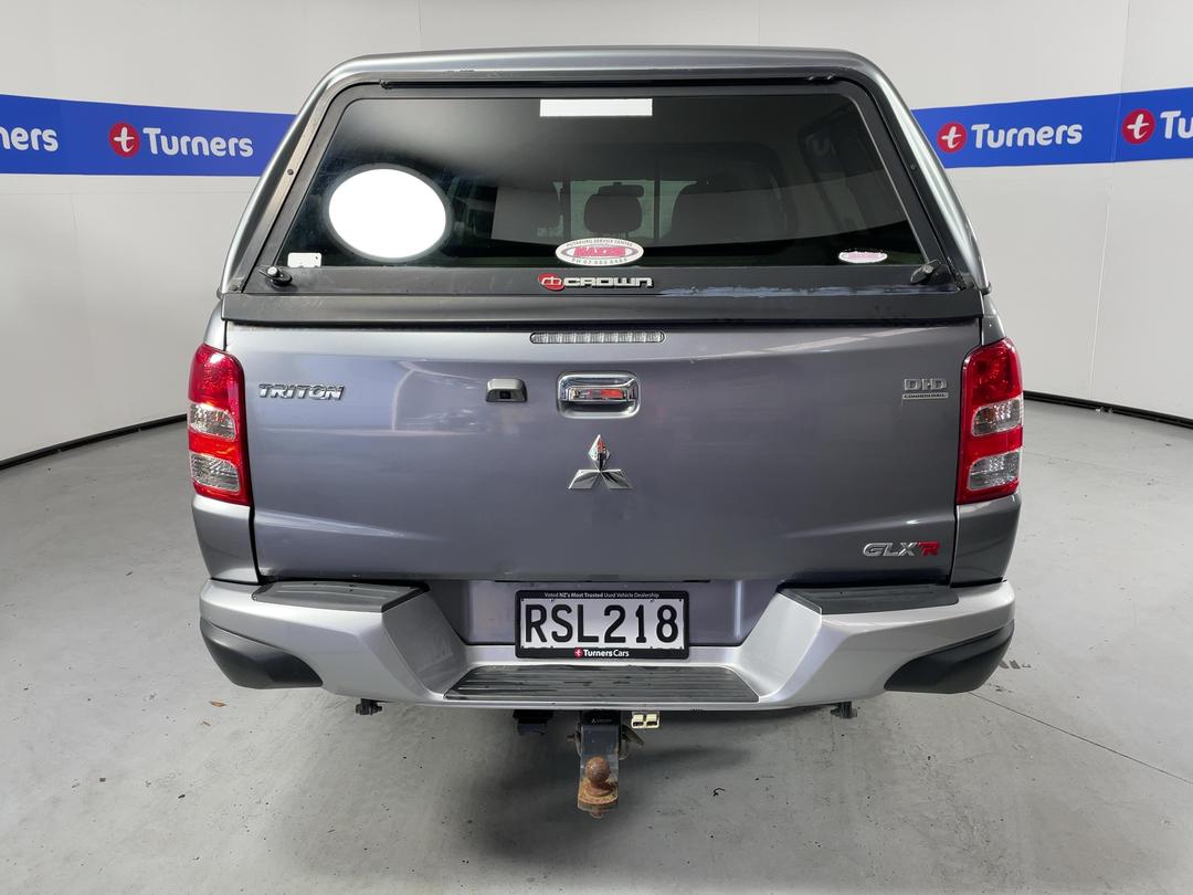 Photo '6' of Mitsubishi Triton