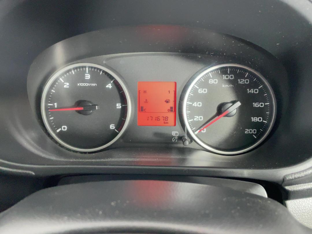 Photo '21' of Mitsubishi Triton