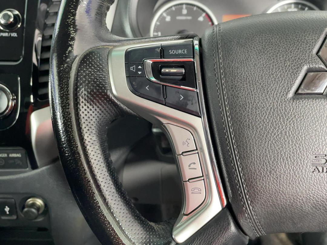 Photo '28' of Mitsubishi Triton