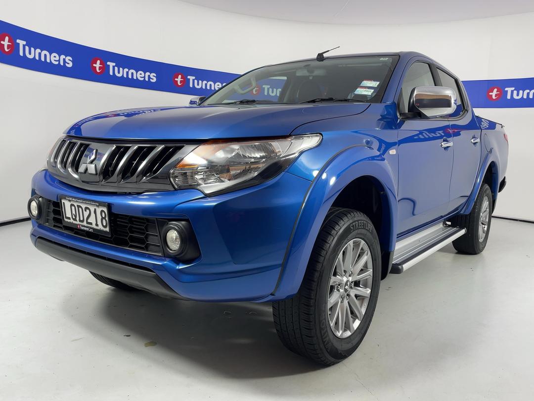 Photo '4' of Mitsubishi Triton