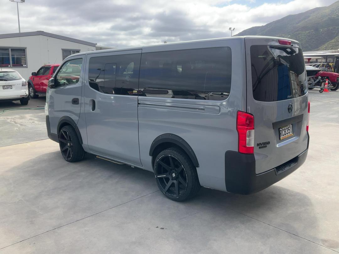 Photo '7' of Nissan Caravan Photo '7' of Nissan Caravan
