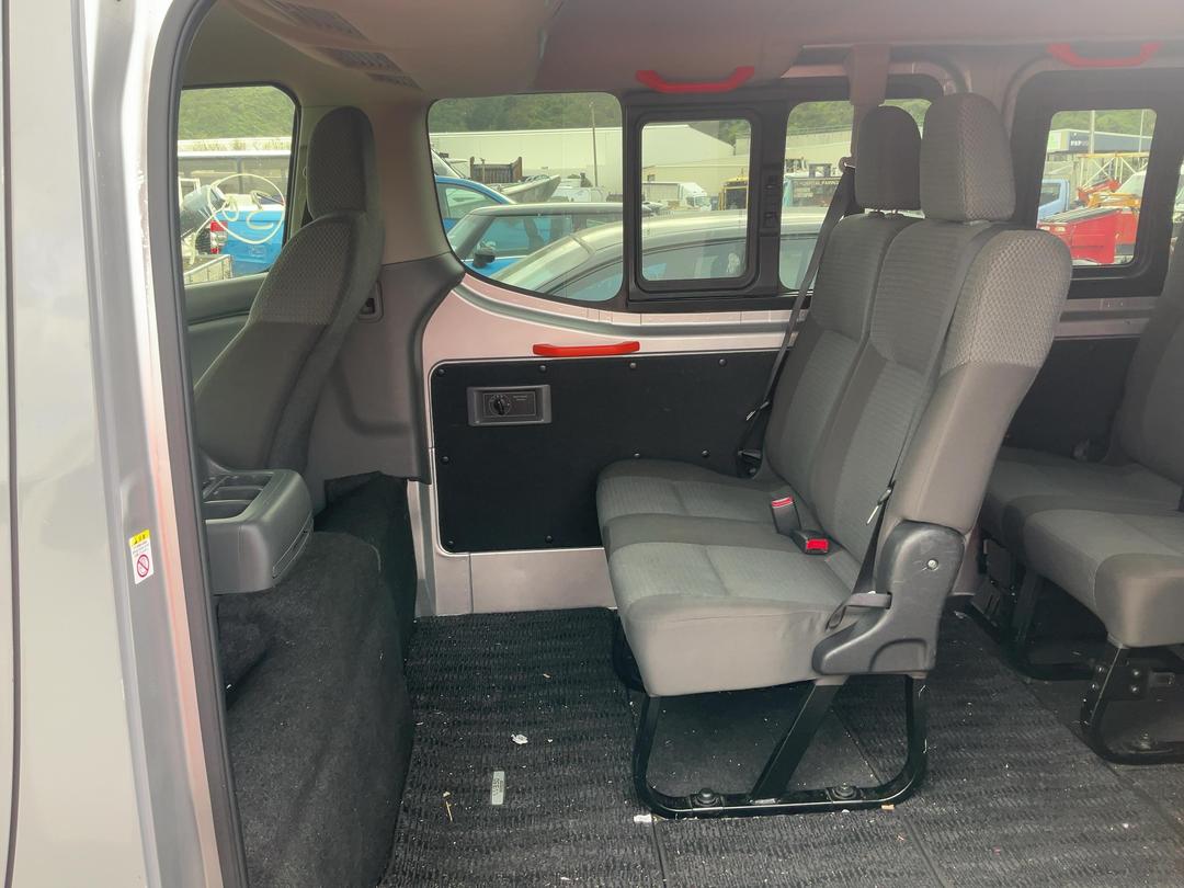 Photo '16' of Nissan Caravan Photo '16' of Nissan Caravan