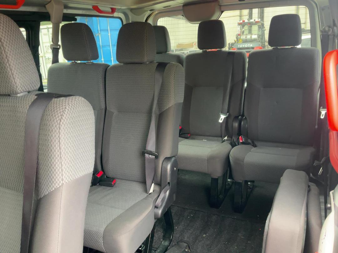 Photo '17' of Nissan Caravan Photo '17' of Nissan Caravan