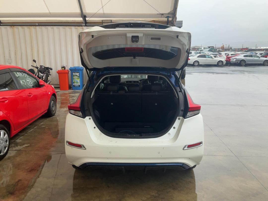 Photo '10' of Nissan Leaf