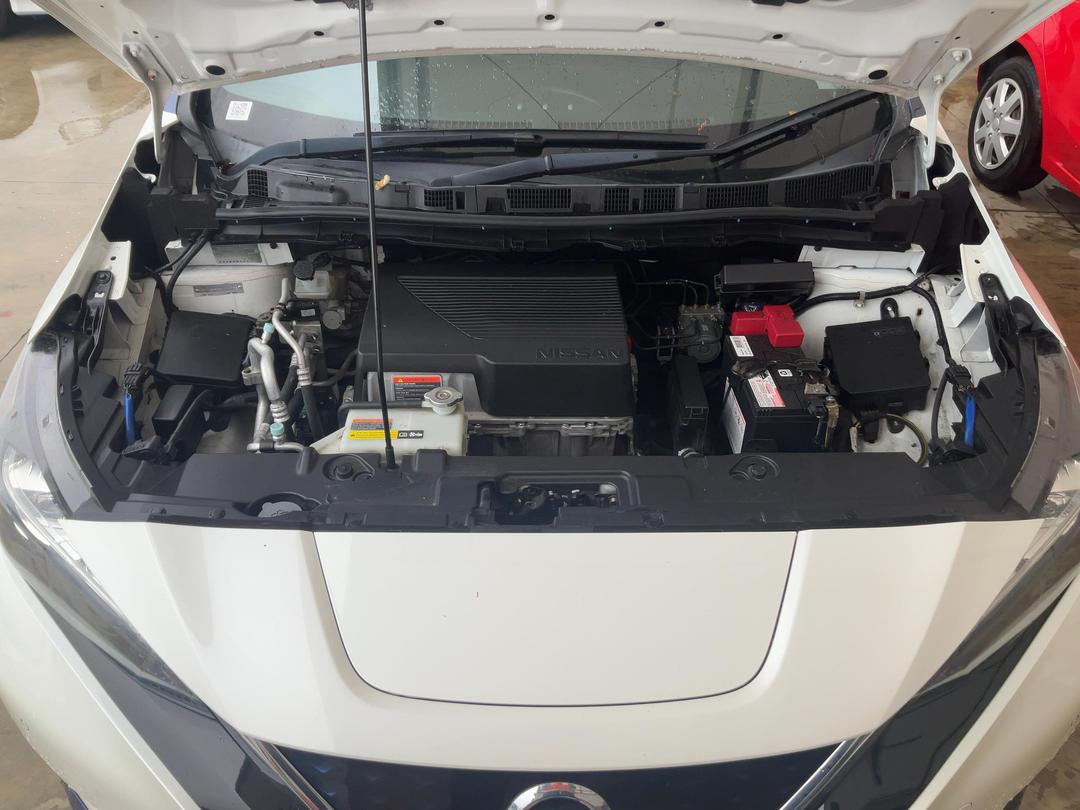 Photo '15' of Nissan Leaf