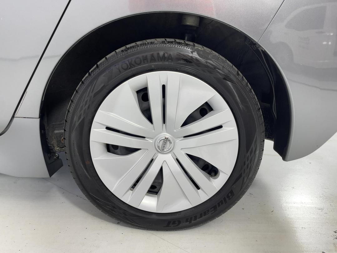 Photo '11' of Nissan Leaf