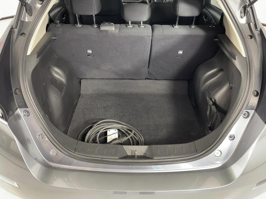 Photo '14' of Nissan Leaf