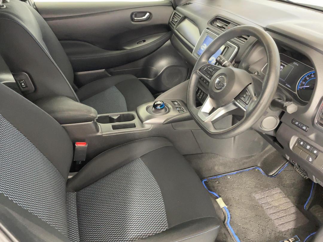 Photo '16' of Nissan Leaf