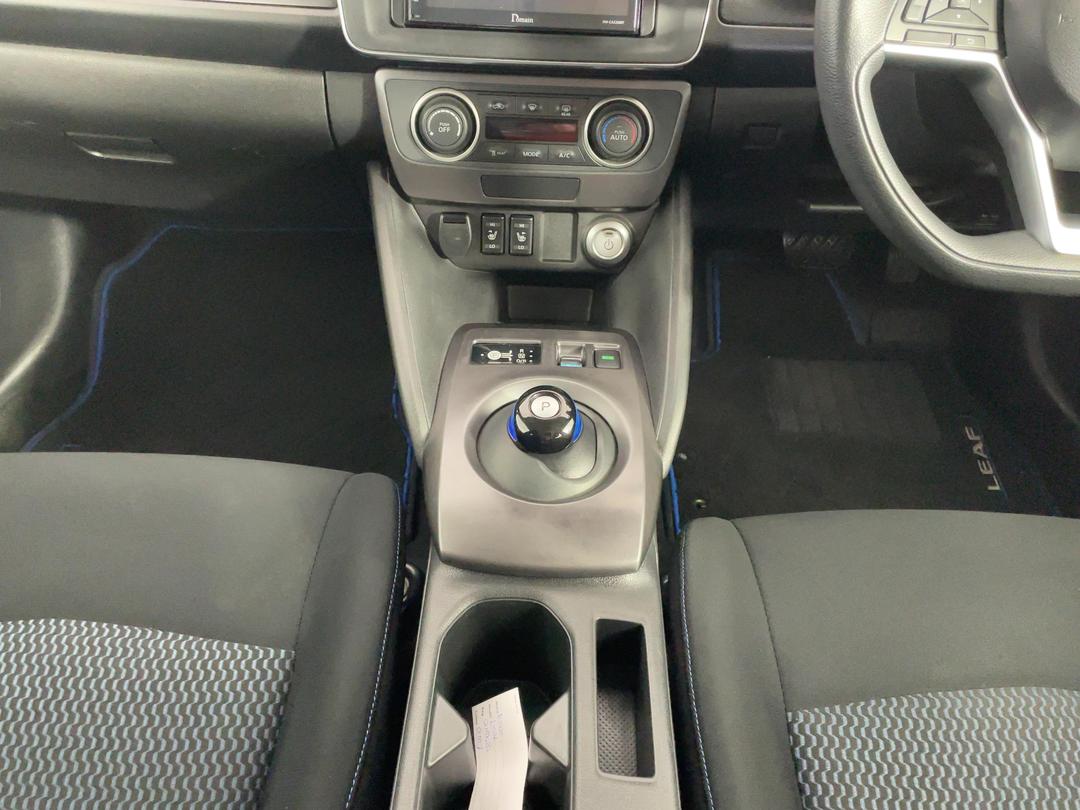 Photo '18' of Nissan Leaf
