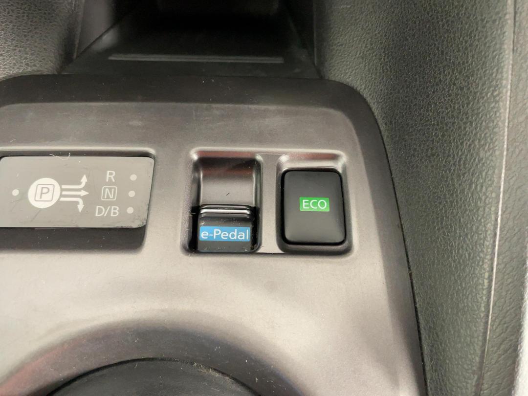 Photo '27' of Nissan Leaf