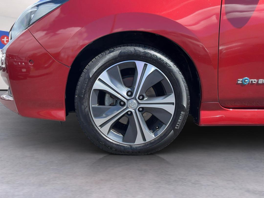 Photo '10' of Nissan Leaf