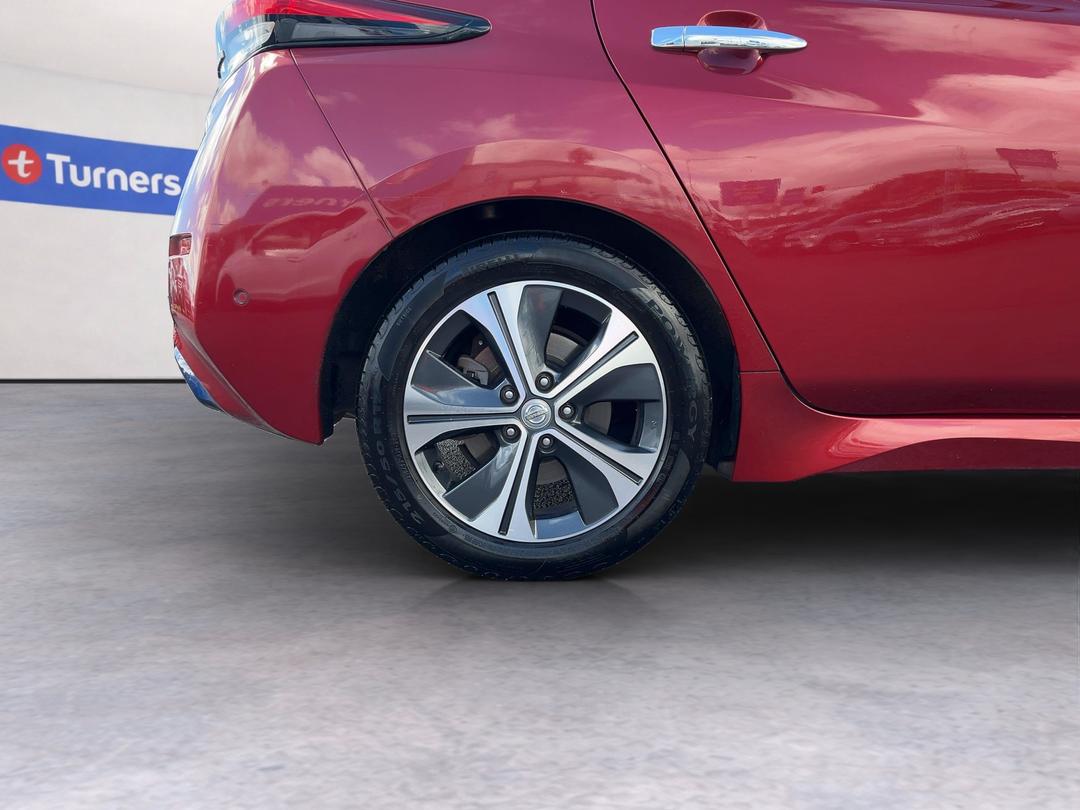 Photo '12' of Nissan Leaf