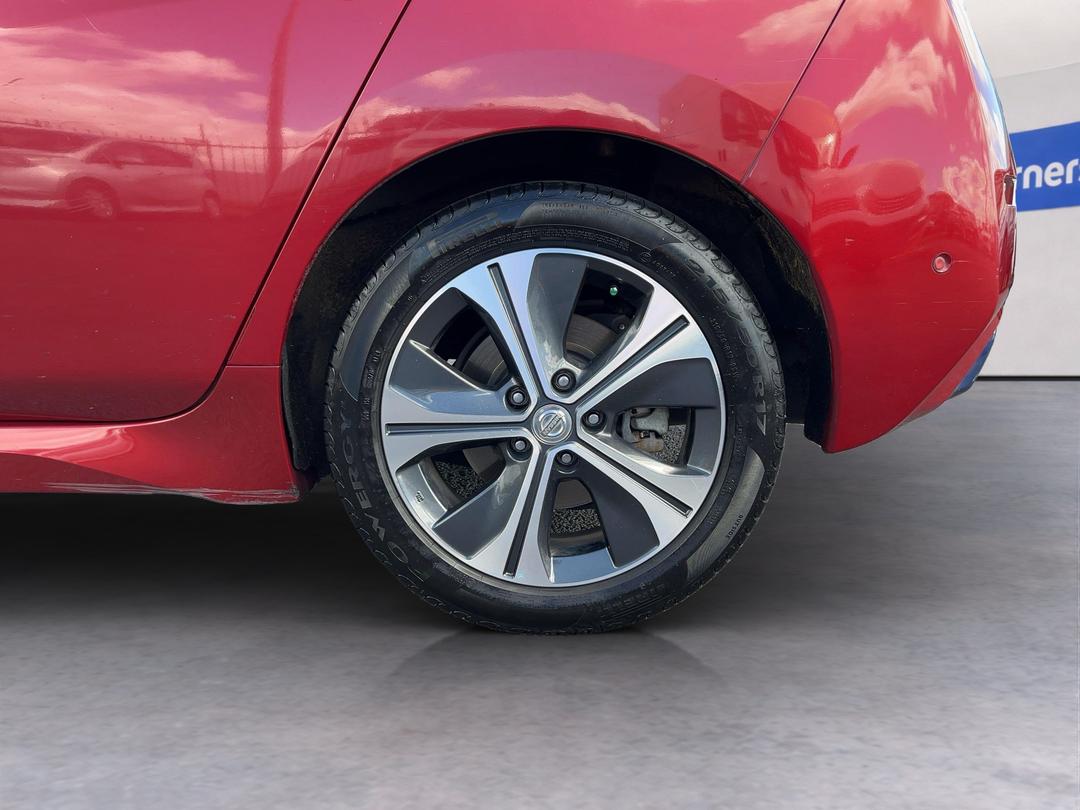 Photo '11' of Nissan Leaf