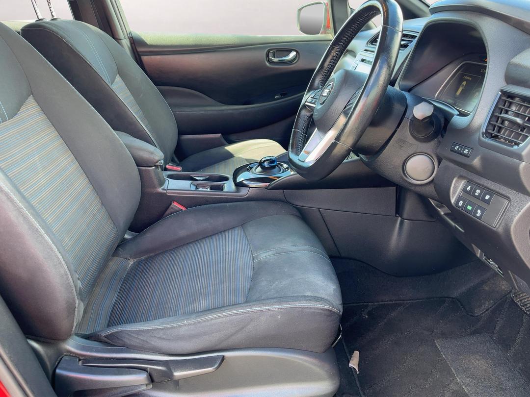 Photo '16' of Nissan Leaf