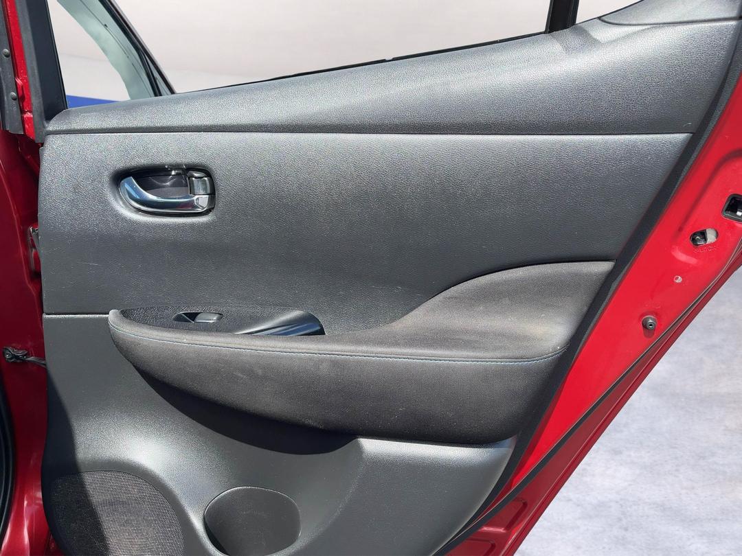 Photo '19' of Nissan Leaf