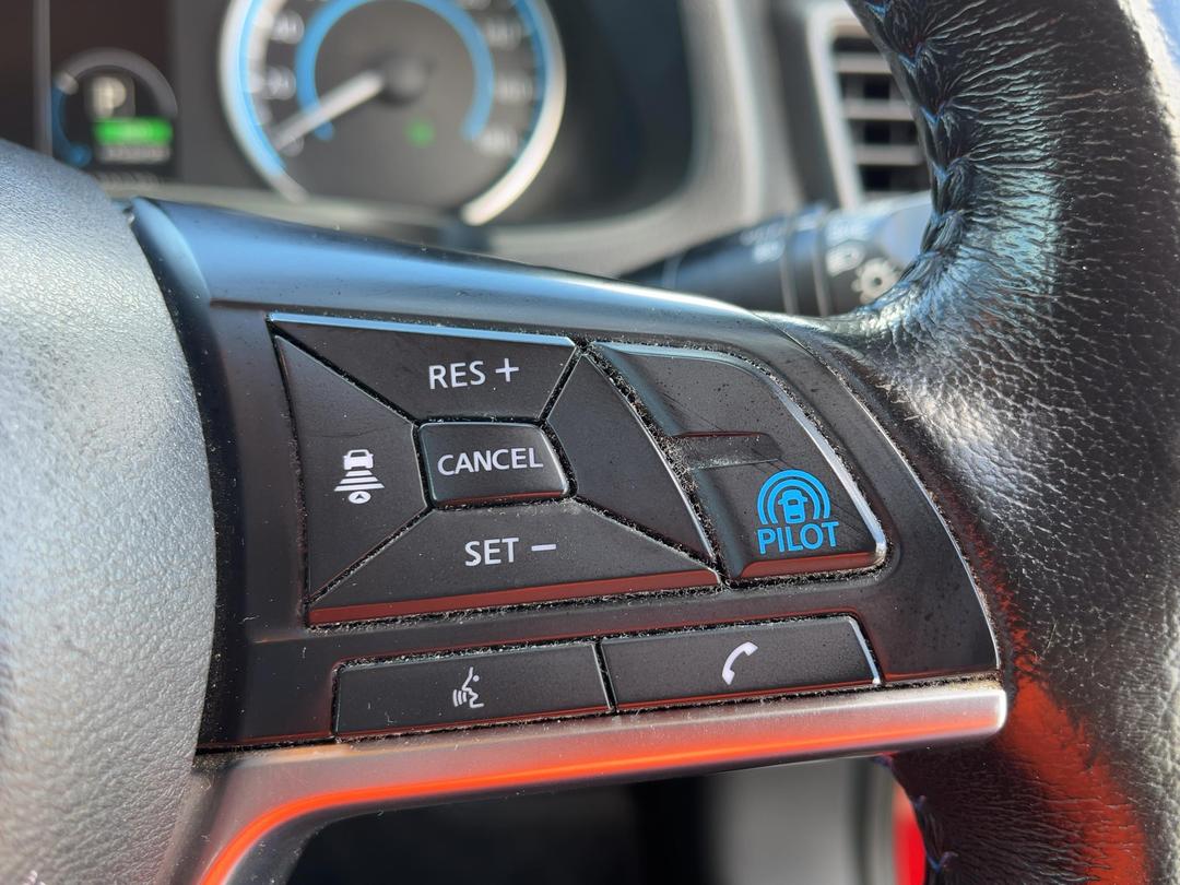 Photo '28' of Nissan Leaf