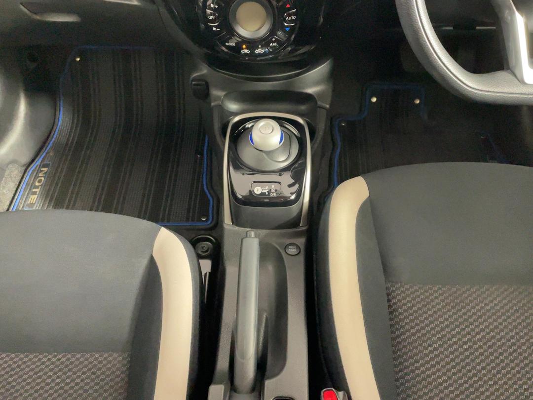 Photo '18' of Nissan Note