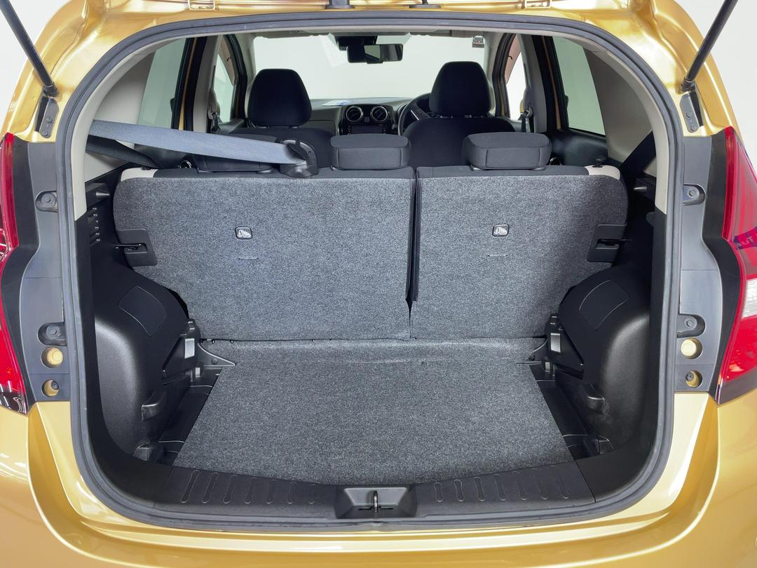 Photo '14' of Nissan Note