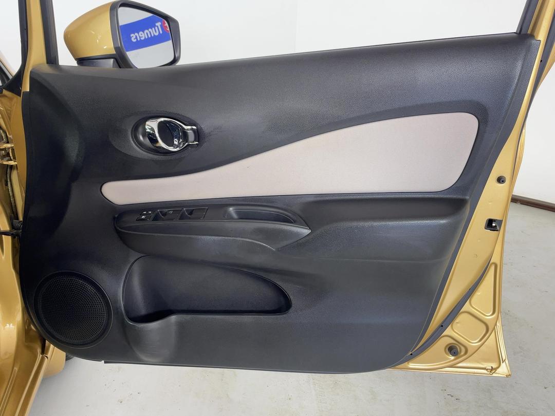 Photo '15' of Nissan Note
