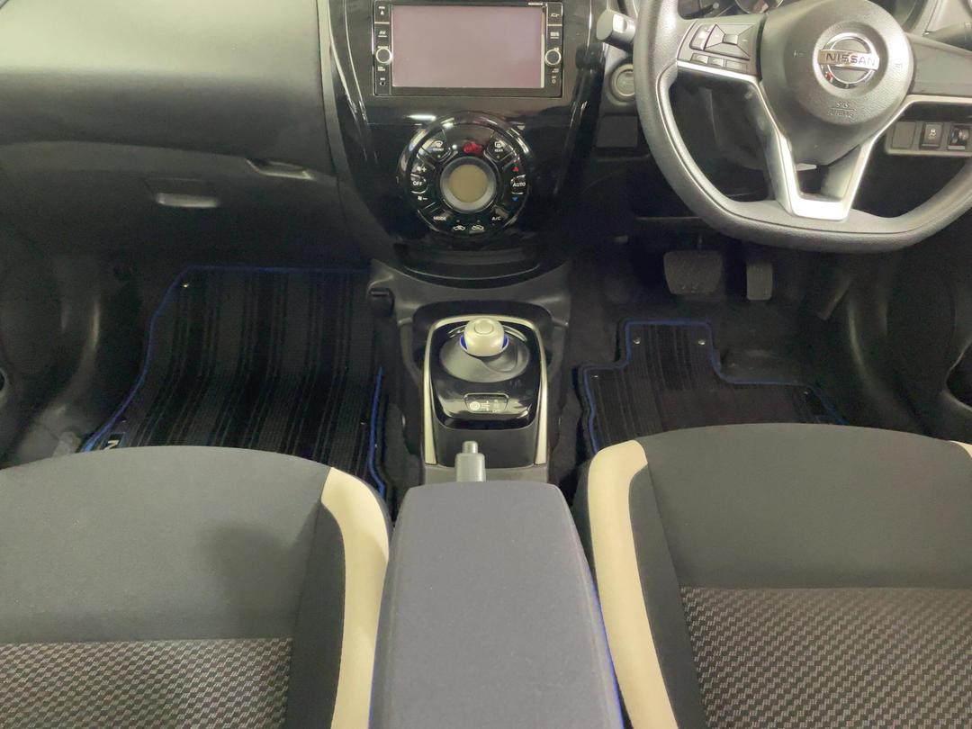 Photo '18' of Nissan Note