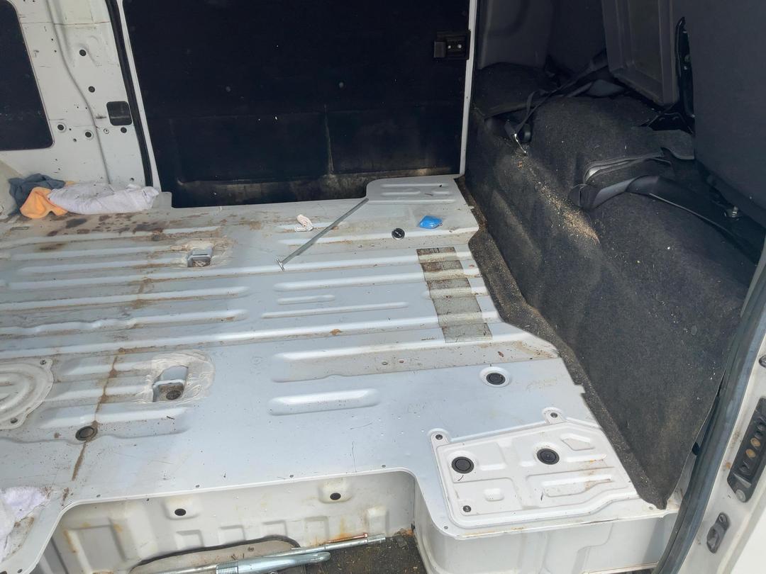 Photo '18' of Nissan NV350 Caravan