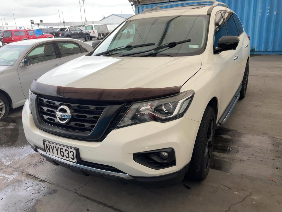 Photo '3' of Nissan Pathfinder TI