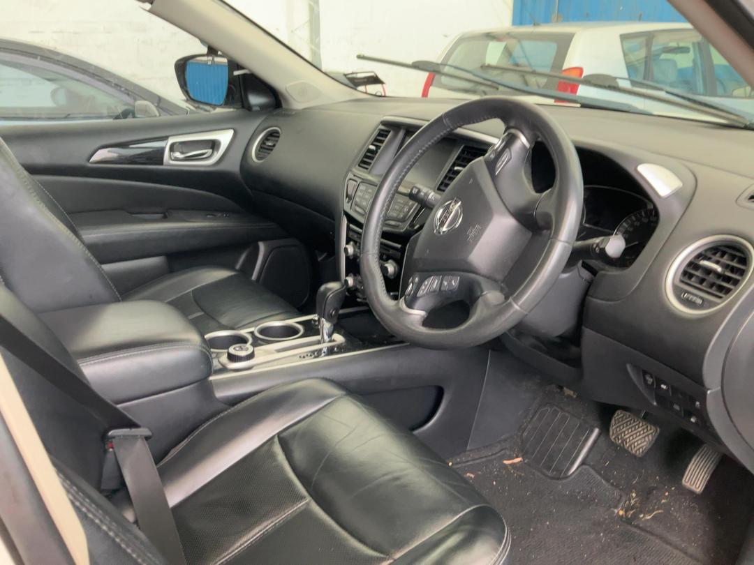 Photo '9' of Nissan Pathfinder TI