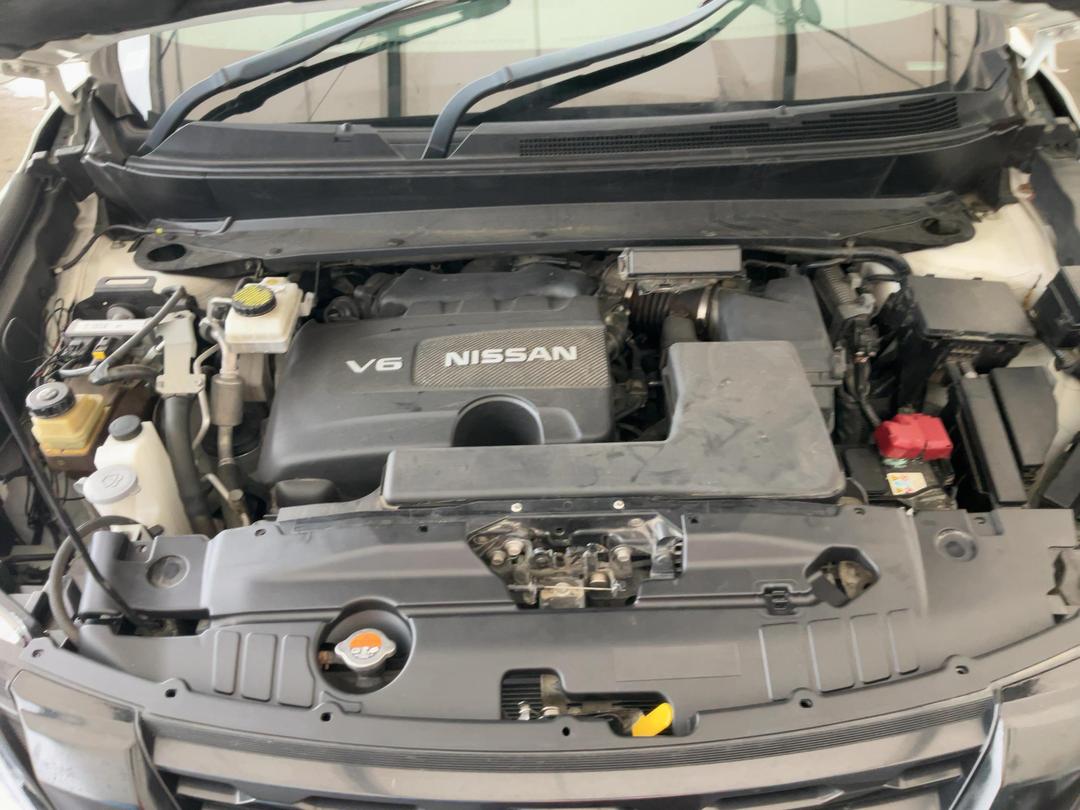 Photo '12' of Nissan Pathfinder TI