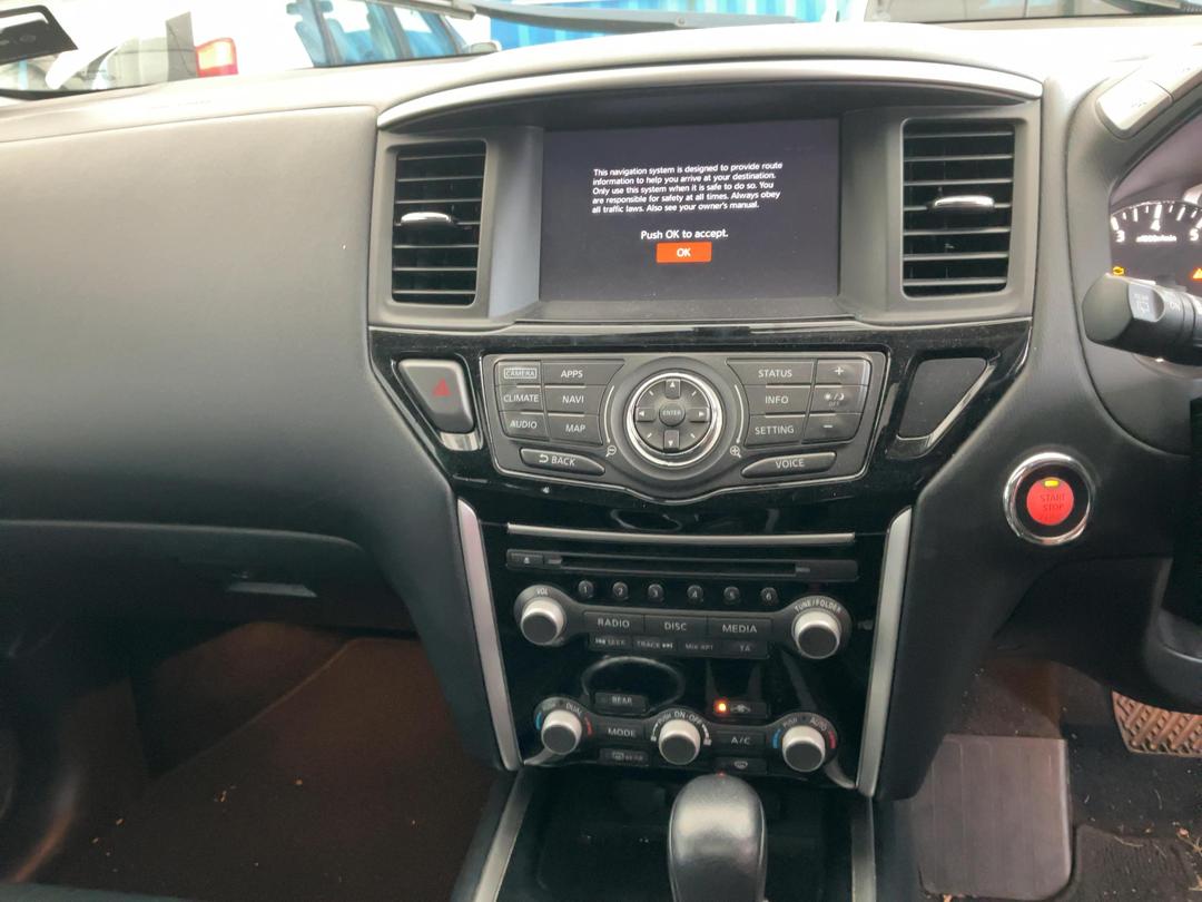 Photo '24' of Nissan Pathfinder TI