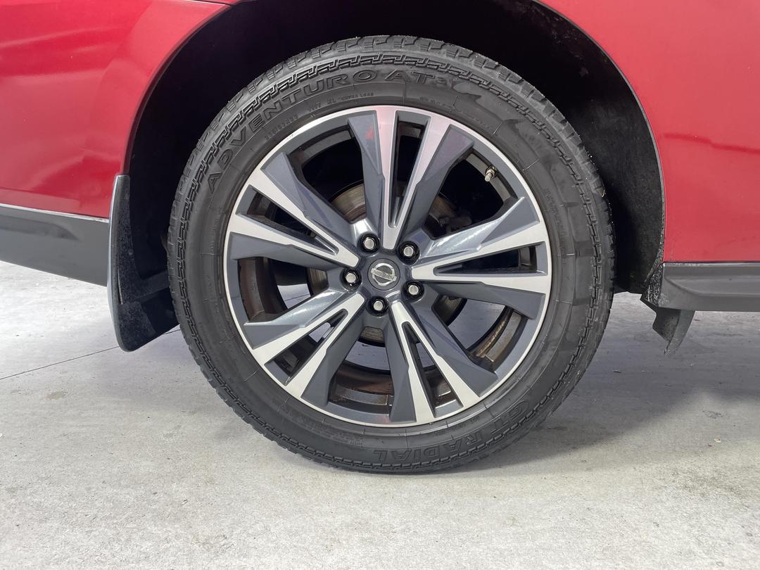 Photo '12' of Nissan Pathfinder