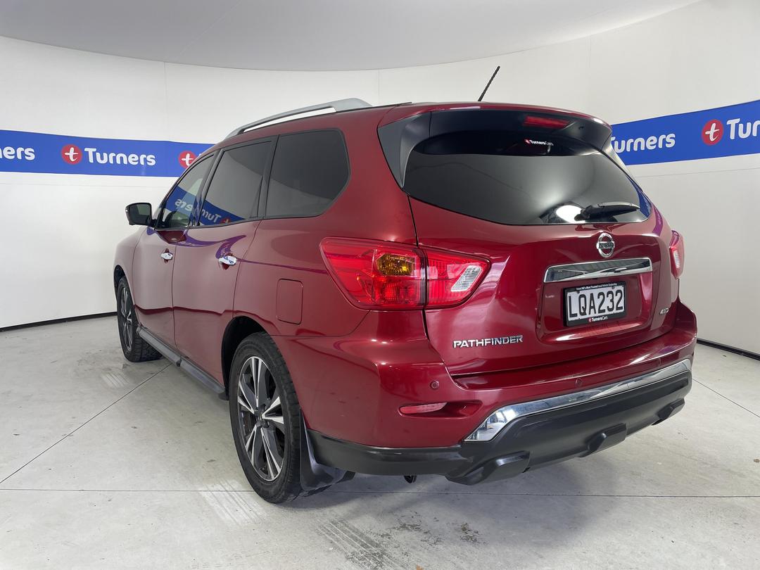 Photo '5' of Nissan Pathfinder