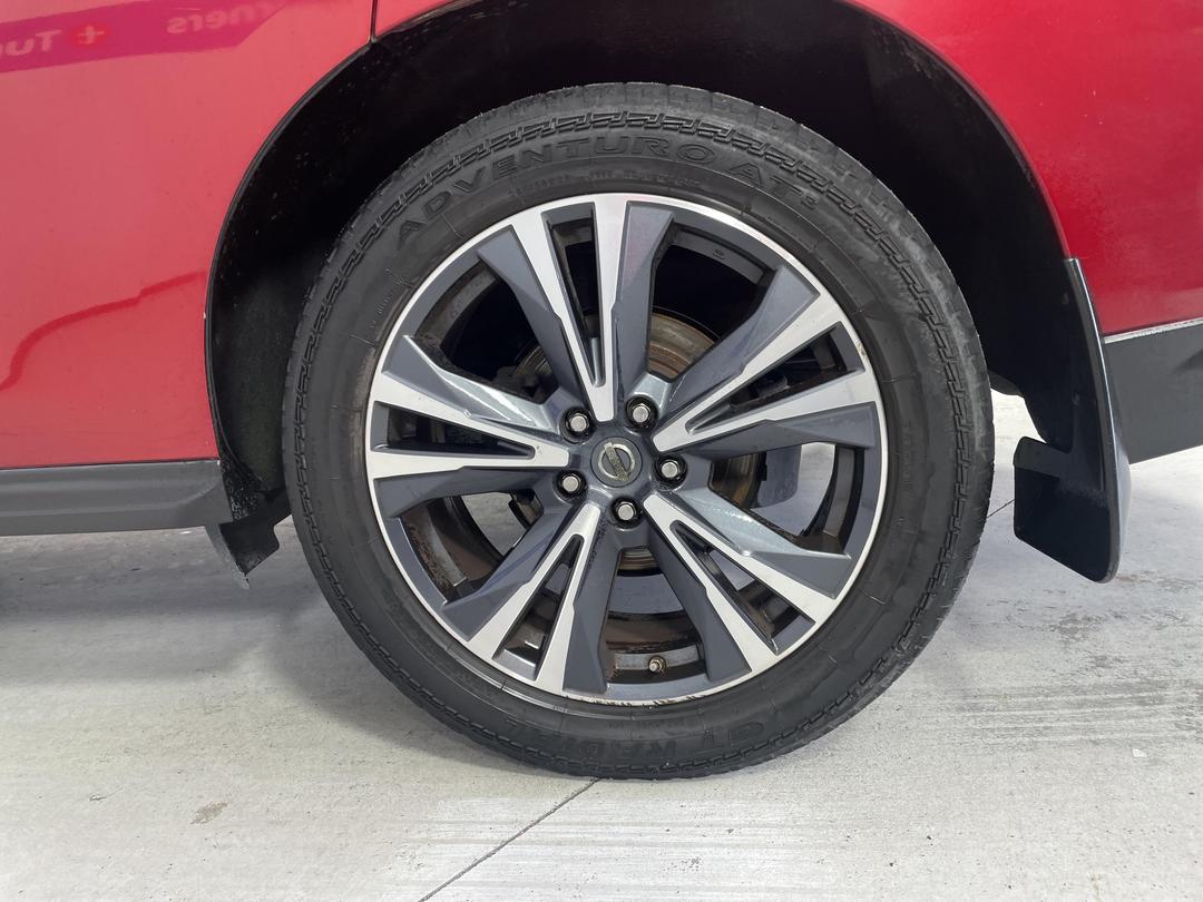 Photo '11' of Nissan Pathfinder