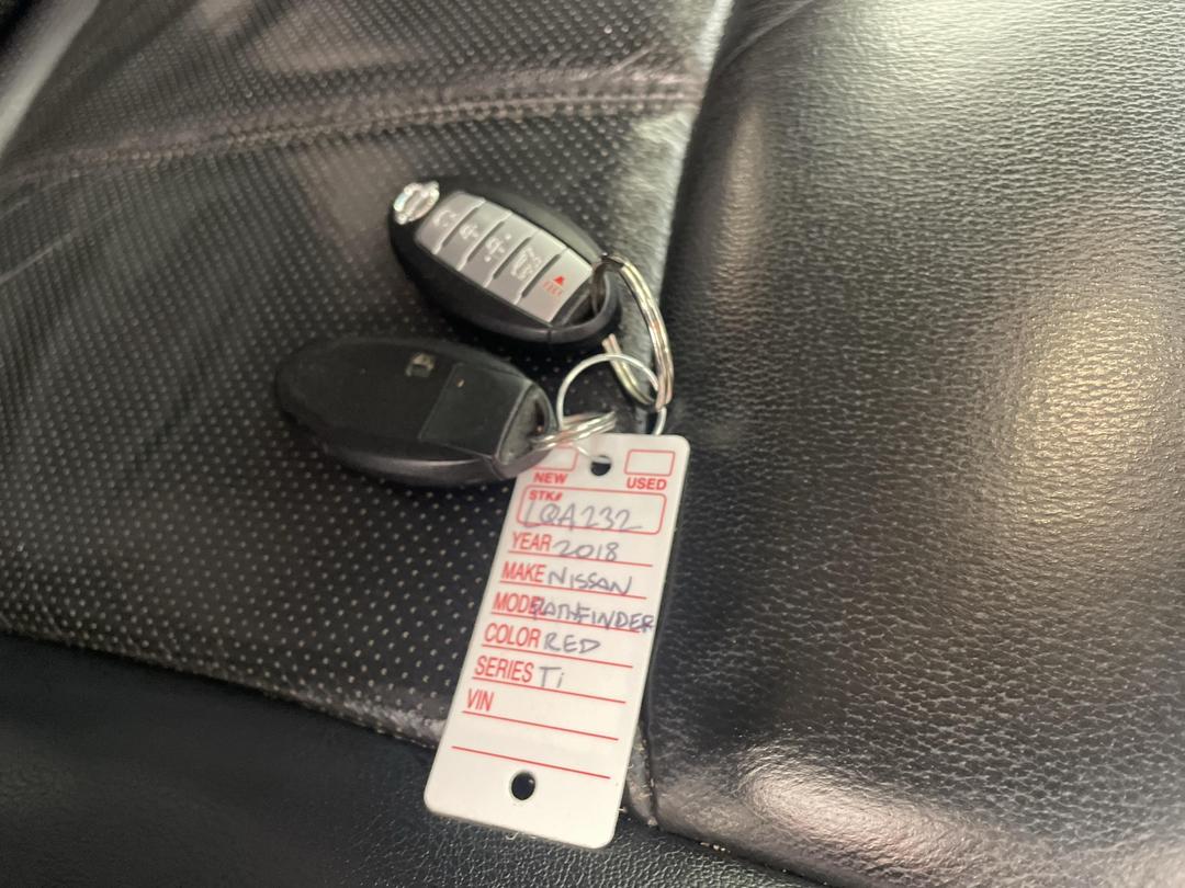 Photo '22' of Nissan Pathfinder