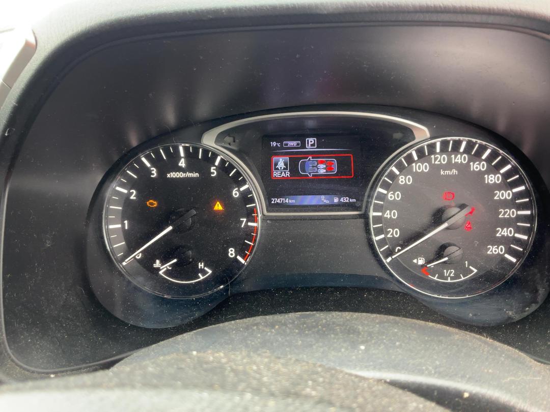 Photo '15' of Nissan Pathfinder TI Photo '15' of Nissan Pathfinder TI