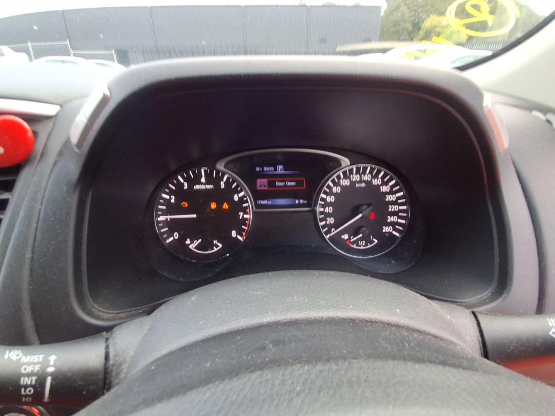 Photo '9' of Nissan Pathfinder ST Photo '9' of Nissan Pathfinder ST