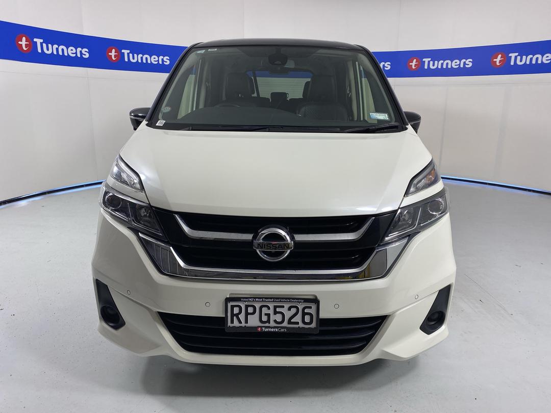 Photo '2' of Nissan Serena