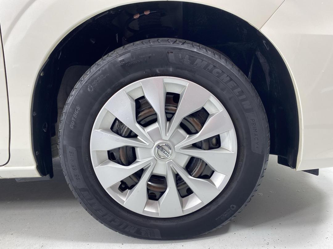 Photo '9' of Nissan Serena